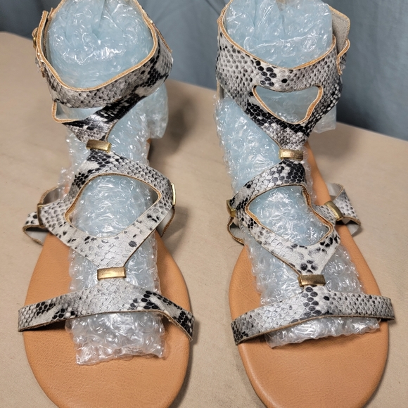 Report Sandals Animal Print - Picture 11 of 12